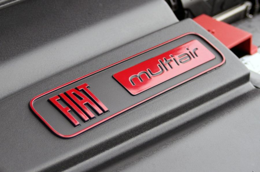  Fiat 500C 2012 года  (фото 27 из 98)